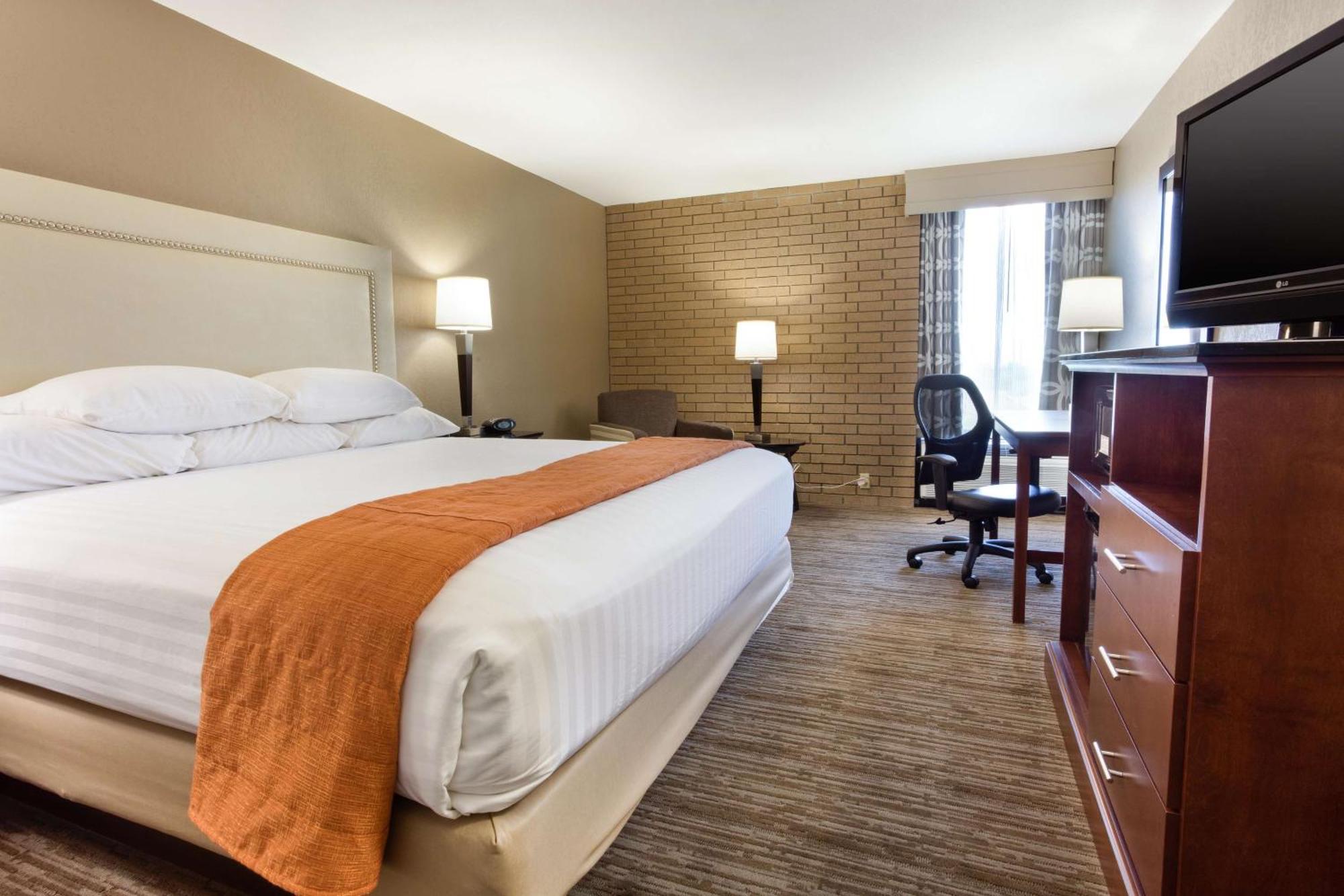 Drury Inn & Suites Kansas City Airport Exteriér fotografie