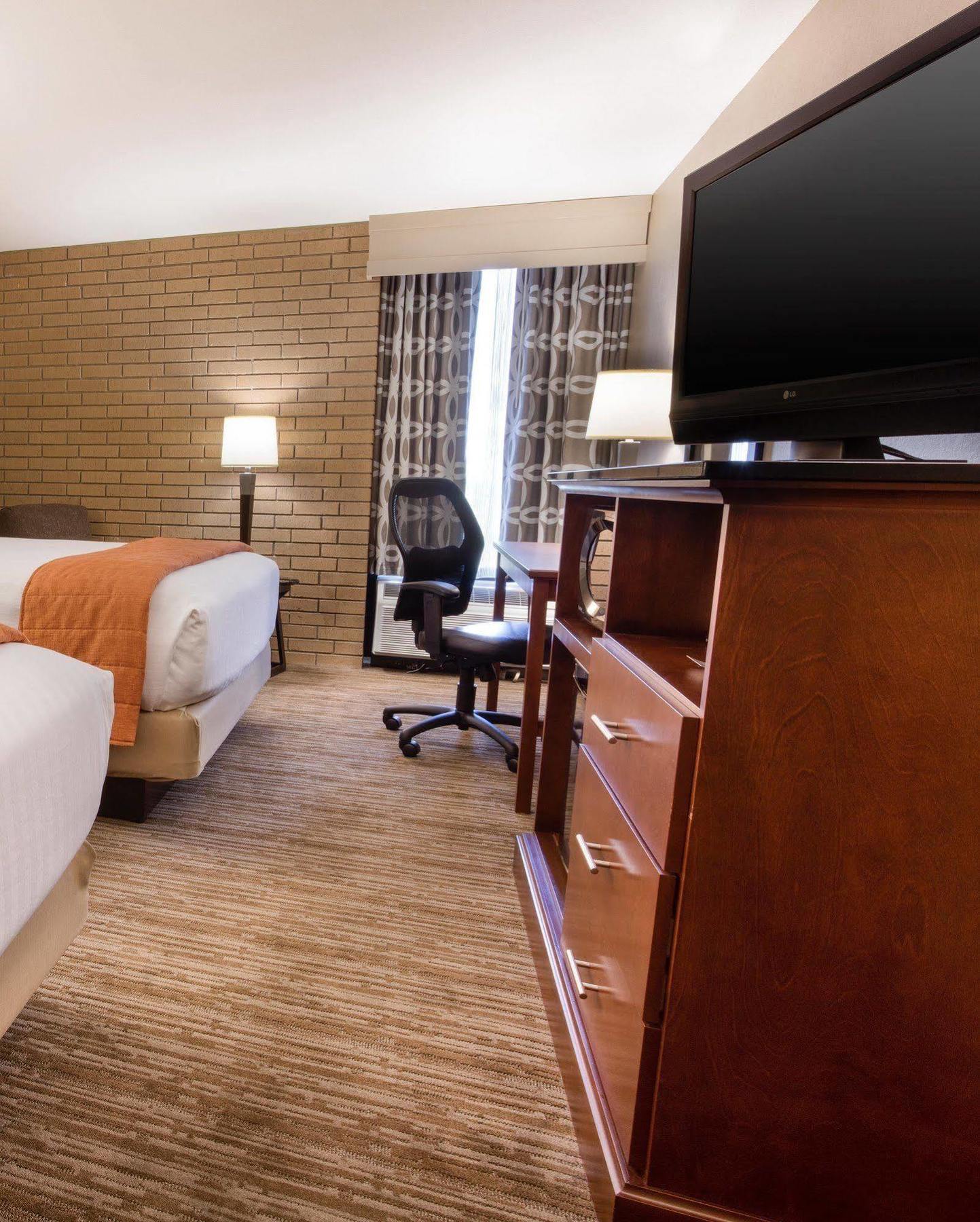 Drury Inn & Suites Kansas City Airport Exteriér fotografie