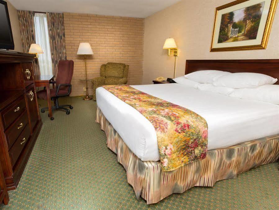 Drury Inn & Suites Kansas City Airport Exteriér fotografie